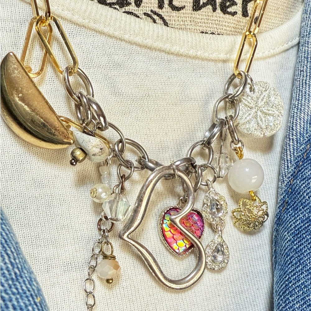 White gemstones and hearts multi charms layered necklace - Picture 2 of 5